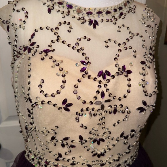 Elegant Deep Purple and Cream Evening Dress HOCO Party Dress Prom - Picture 7 of 12